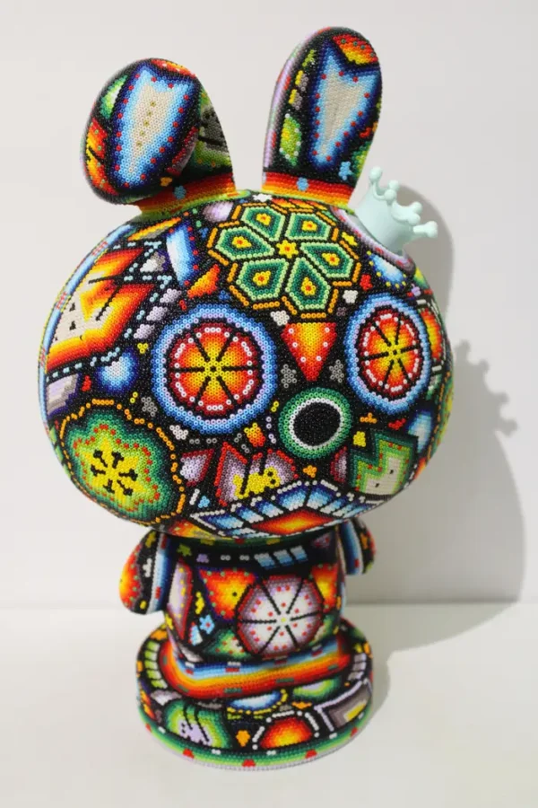 Oso Cuidador de la Serie ALTERACIONES Huicholes 2023